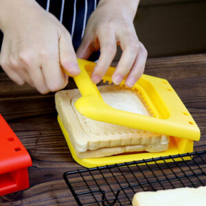 Sandwich Cutter Hemming Square